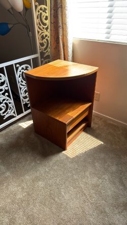 Corner Table