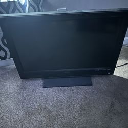 32’ Vizio Flatscreen TV