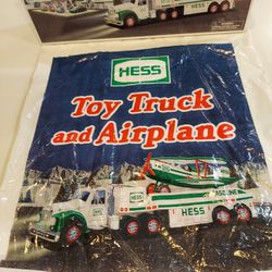 HESS 2002, TRUCK AND AITPLANE, NEW IN BOX WITH HESS BAG