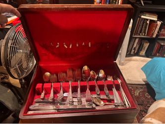 Homes & Edwards Inlaid Silverware Set
