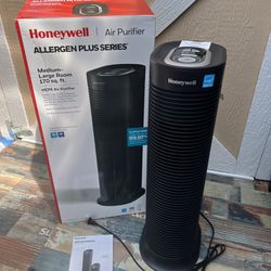 Honeywell AllergenPlus HEPA Tower Air Purifier, Allergen Reducer for Medium-Large Rooms (170 sq ft), Black - Wildfire/Smoke, Pollen, Pet Dander HPA160