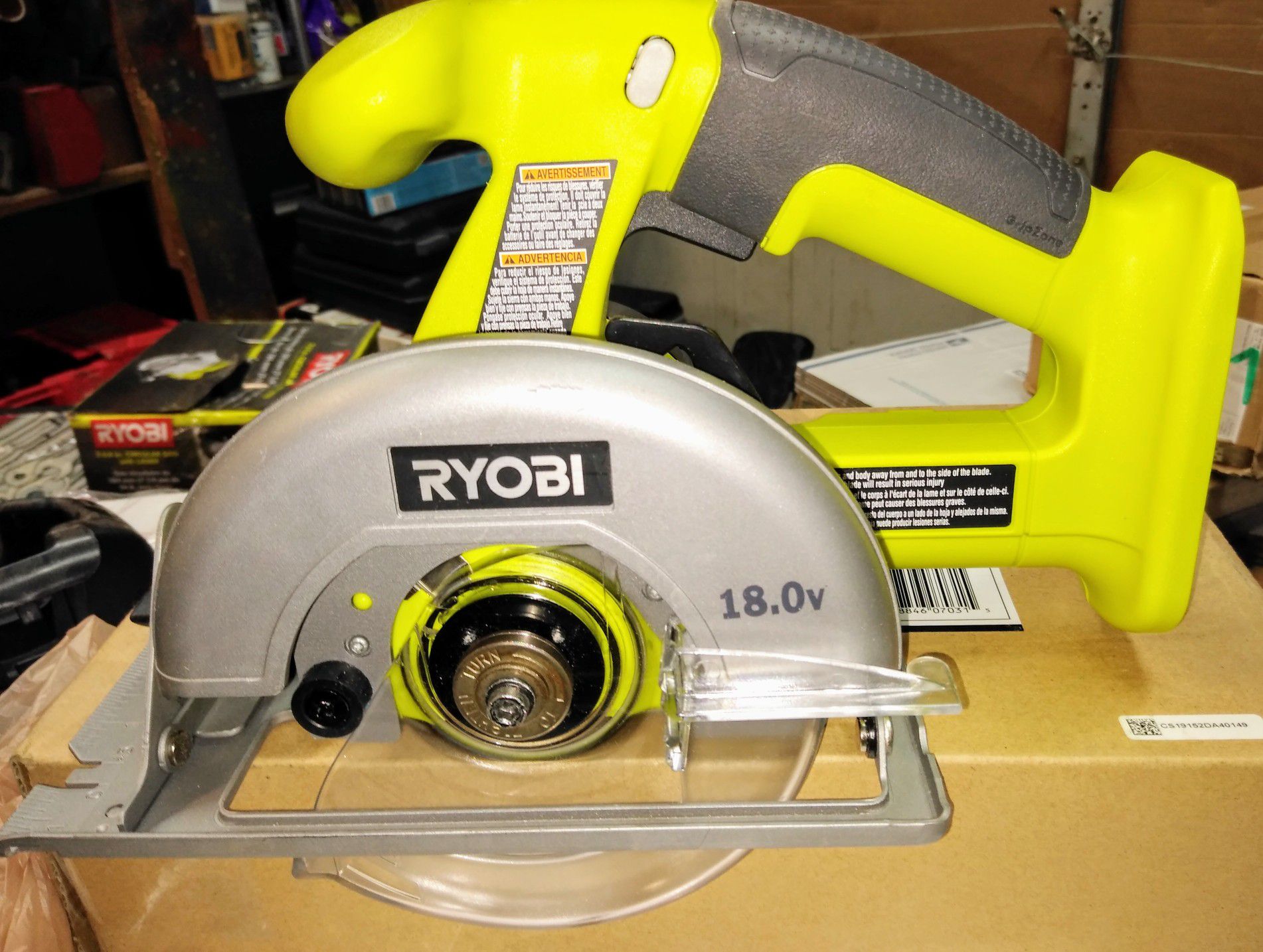 Ryobi One+ P501G 18V Lithium Ion Cordless 5 1/2 Inch Circular Saw (Battery Not included, Power Tool Only)