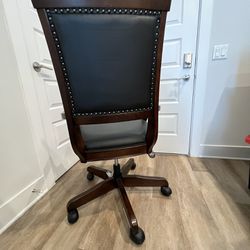 Leather/wooden Office Chair