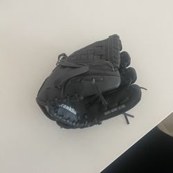 9” Franklin Right Hand Throw Glove 