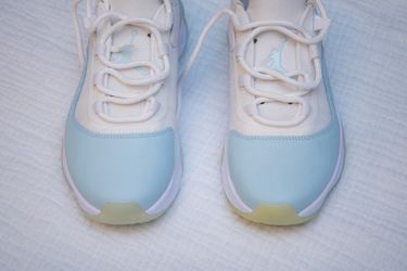 Women’s Air Jordan 11 CMFT Low Size 8.5 – White/Glacier Blue – Never Worn