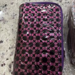 Woman’s wallet and keychain new