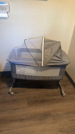 Baby bassinet/ baby crib