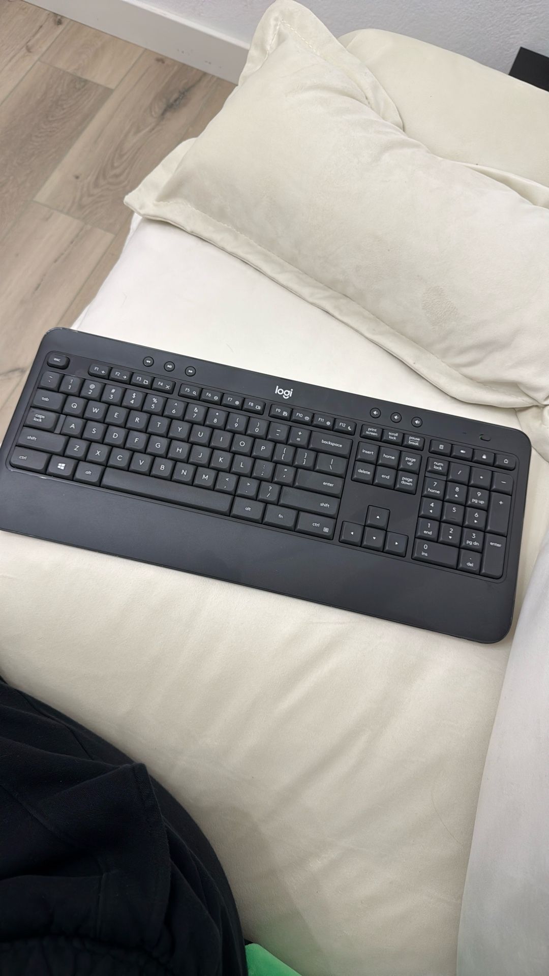 Logitech K540 Keyboard