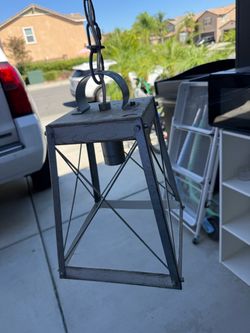 3 pendant lights and matching overhead light $100 obo