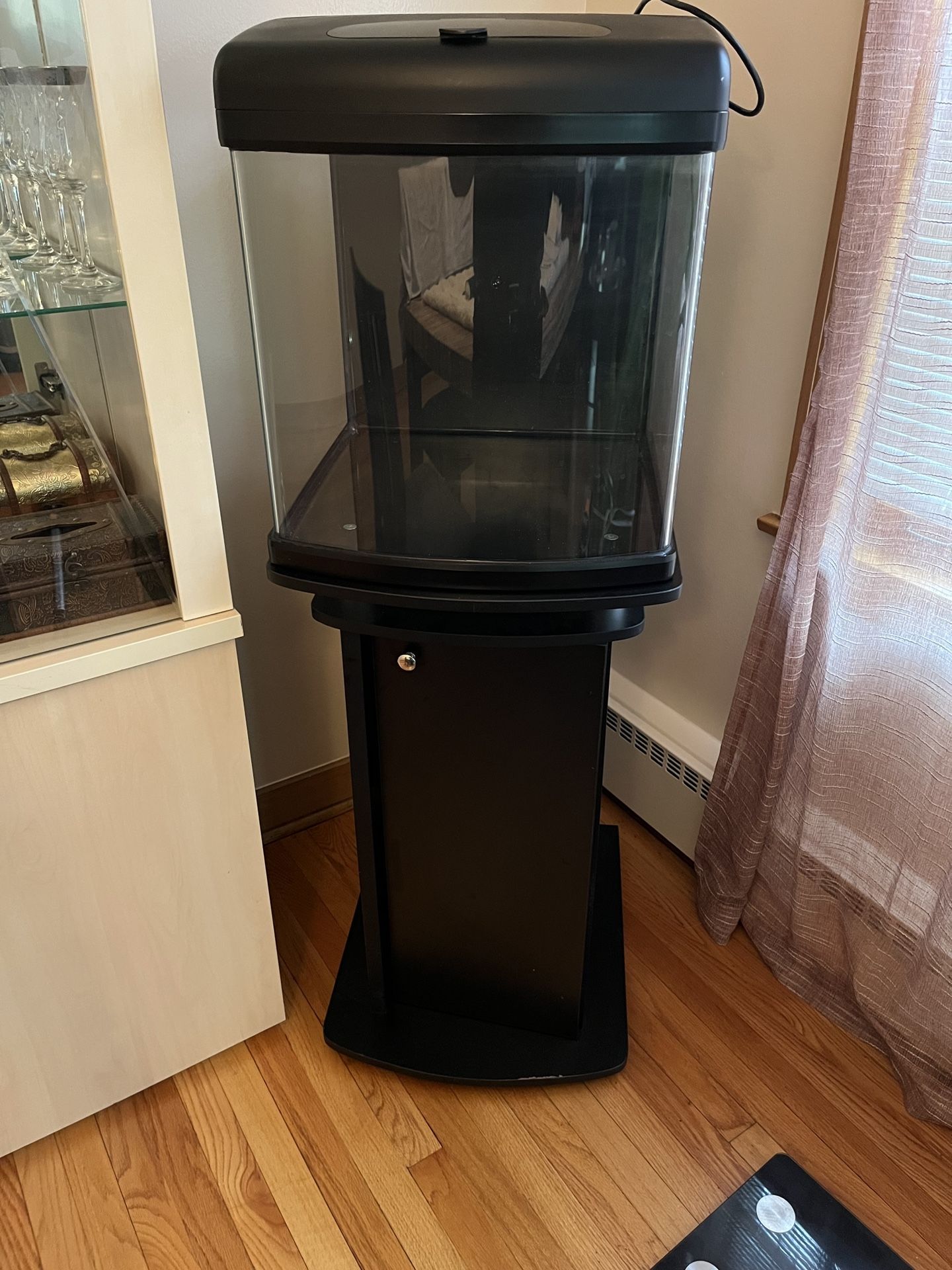 rimless 28 gallon nano tank with stand