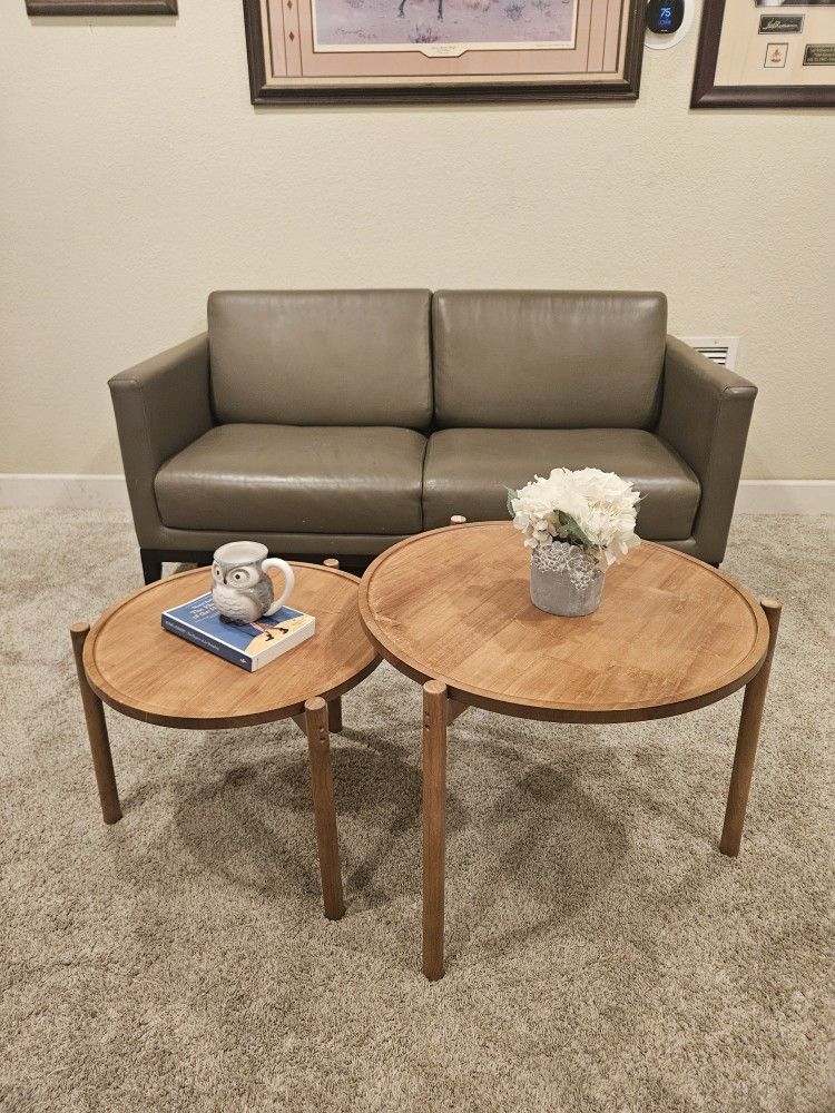 2 Round Coffee Tables