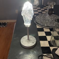 Crystal Lamp With 3 Settings And Charger