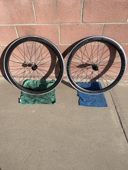 Trek Bontrager Aeolus Comp Wheelset 50mm 700c Clincher Aluminum Carbon Fiber 