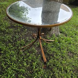 Beautiful Metal And Glass Table Great Condition $25 