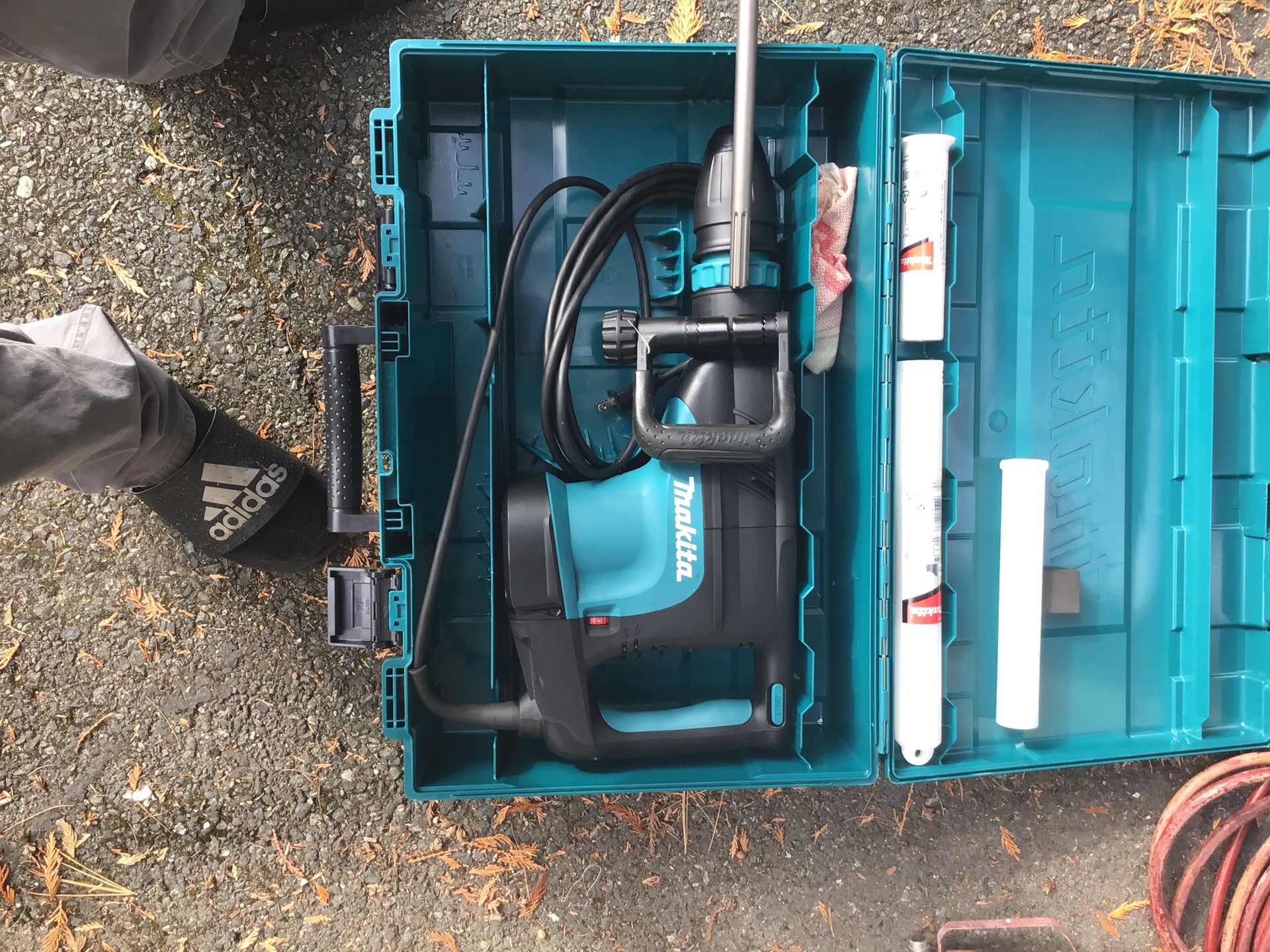 Makita 20lb jack hammer