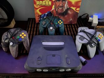 Nintendo n64 Bundle ~Three controllers~All cords~Rumble packs