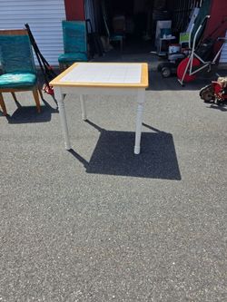 35in  x 35in square kitchen table