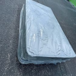 NEW TWIN SIZE SET MATTRESS AND BOX SPR+ING-2pcs