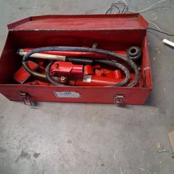 Hydraulic Tool Needs Fluid 