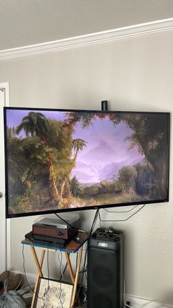 55 in. TCL 4K Roku Smart TV w/Wall Mount and HD Antenna