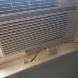 LG Window Air Conditioner 