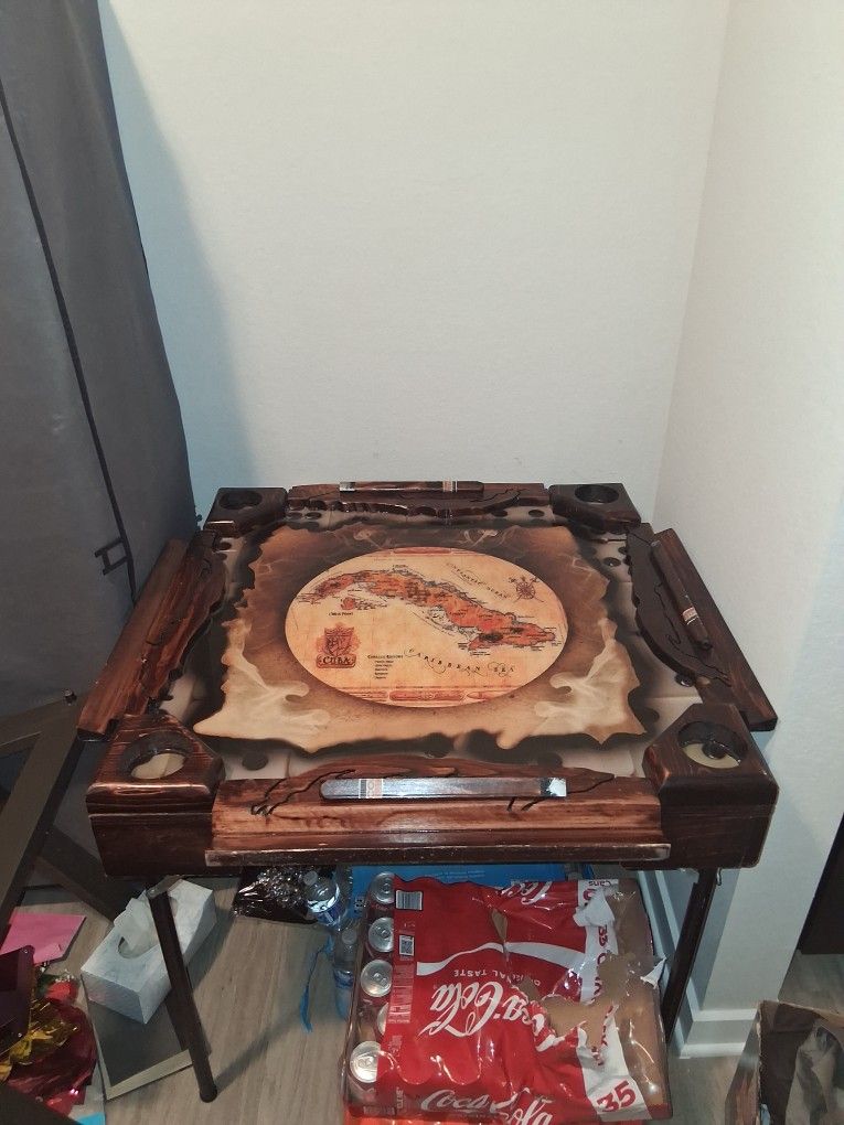 Cuban Wooden Dice Table