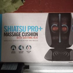 Shiatsu Pro + Massage Cushion 
