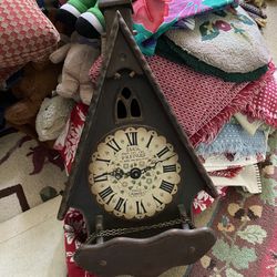 Beautiful Eight Day Movement New England Clock Company Wall Clock