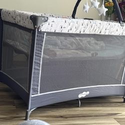 Baby playpen