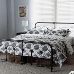 New Gorgeous Sturdy Queen Size Platform Bed 