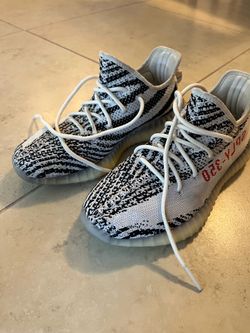 YZY 350 BOOSTS: authentic, barely worn