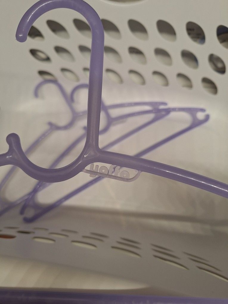 Yaffa hangers