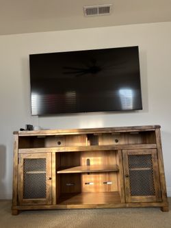 Entertainment Center Entertainment center