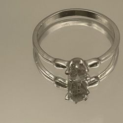 925 Sterling Silver  ring with a clear gemstone