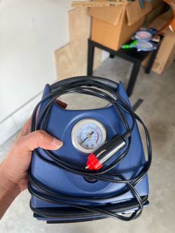 Portable air compressor