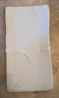 Munchkin Grip Changing Pad with cover