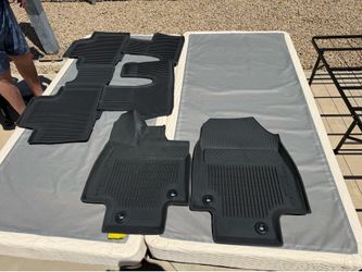 NEW and never used OEM factory rubber mats for 2026 Toyota Grand Highlander!!.