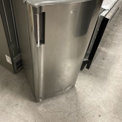 LG 6.0 cu. ft. Single Door Refrigerator 