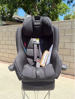 Nuna RAVA Convertible Car Seat – Caviar