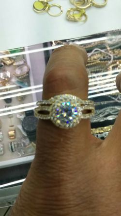 14k Gold Engagement ring 5.9 grams