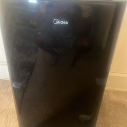 Midea AC Unit 
