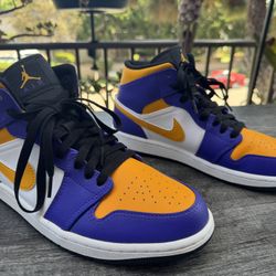 Men’s Size 8 Air Jordan 