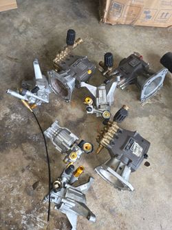 3300 psi and 4400psi  water pump doesn't Work it for parts $100 all them/  pompas 3300 y 4400 para partes  no funciona $100 por todo