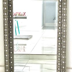 Beautiful mirror with decor