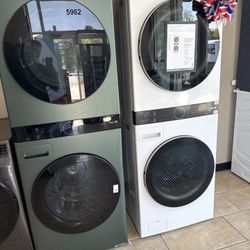 Electric Stalked Lg Washer Dryer 999$