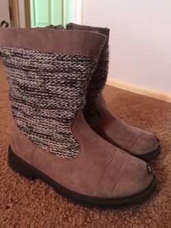 Girls size 10 gray boots