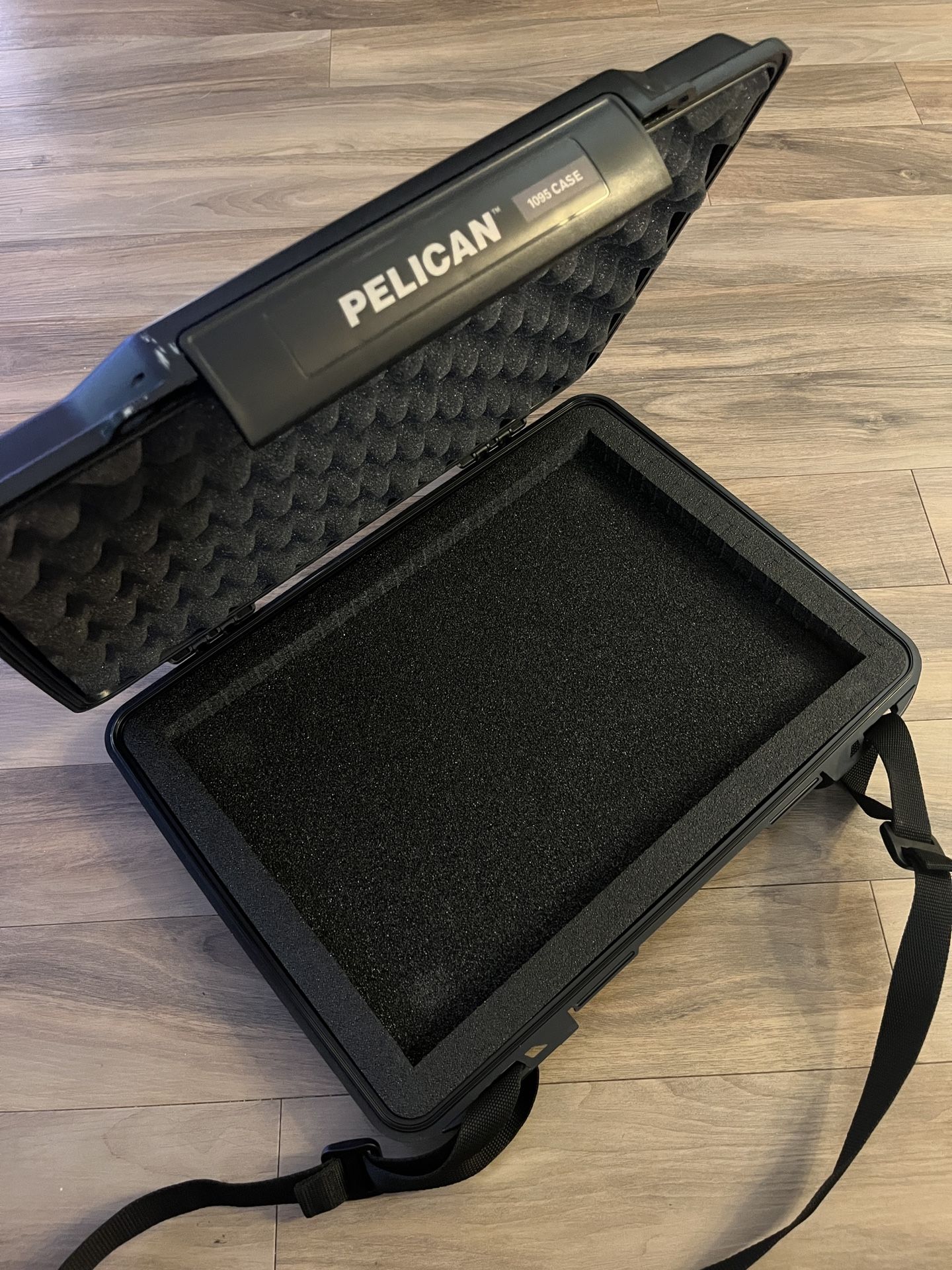 Pelican 1095 16” Laptop Hard Case