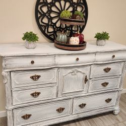 Dresser  .. Entry Table 