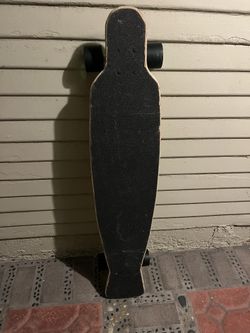 This long skateboard features a smooth, stable ride with a durable wood deck, strong trucks, and soft, grippy wheels. Perfect for cruising, carving, o