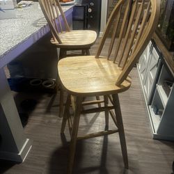 2 Bar Stools
